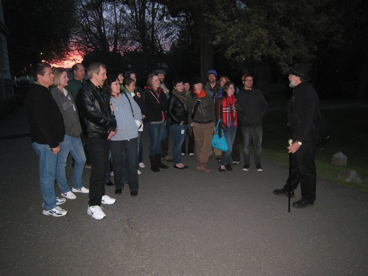 Discover the Past Walking Tour - Ghostly Walk